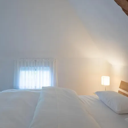 Hof Angelbur Χούζουμ